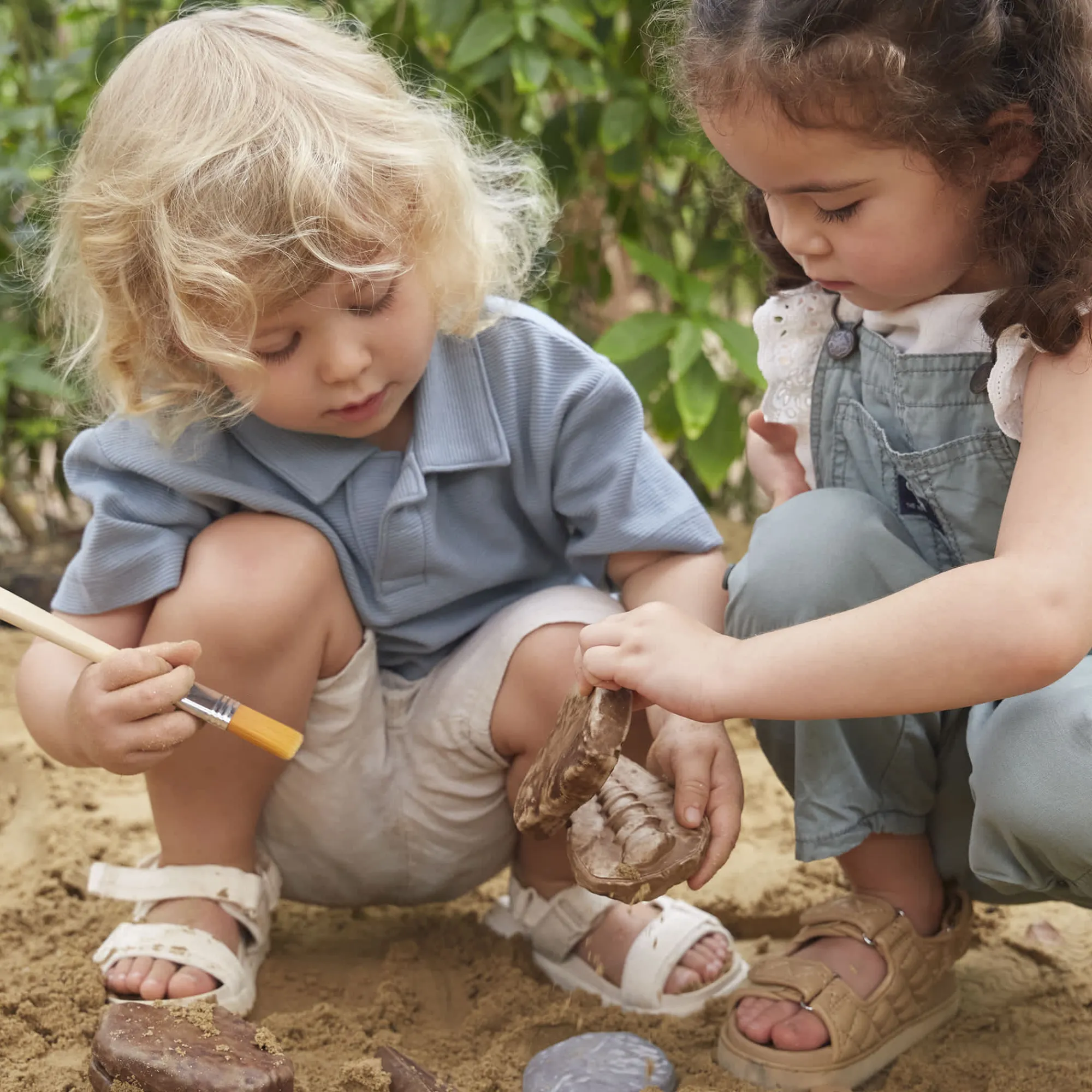 Guidecraft Magnetic Matching Fossil Stones - Set of 6*Kids Kids' Outdoor Toys|Science Toys