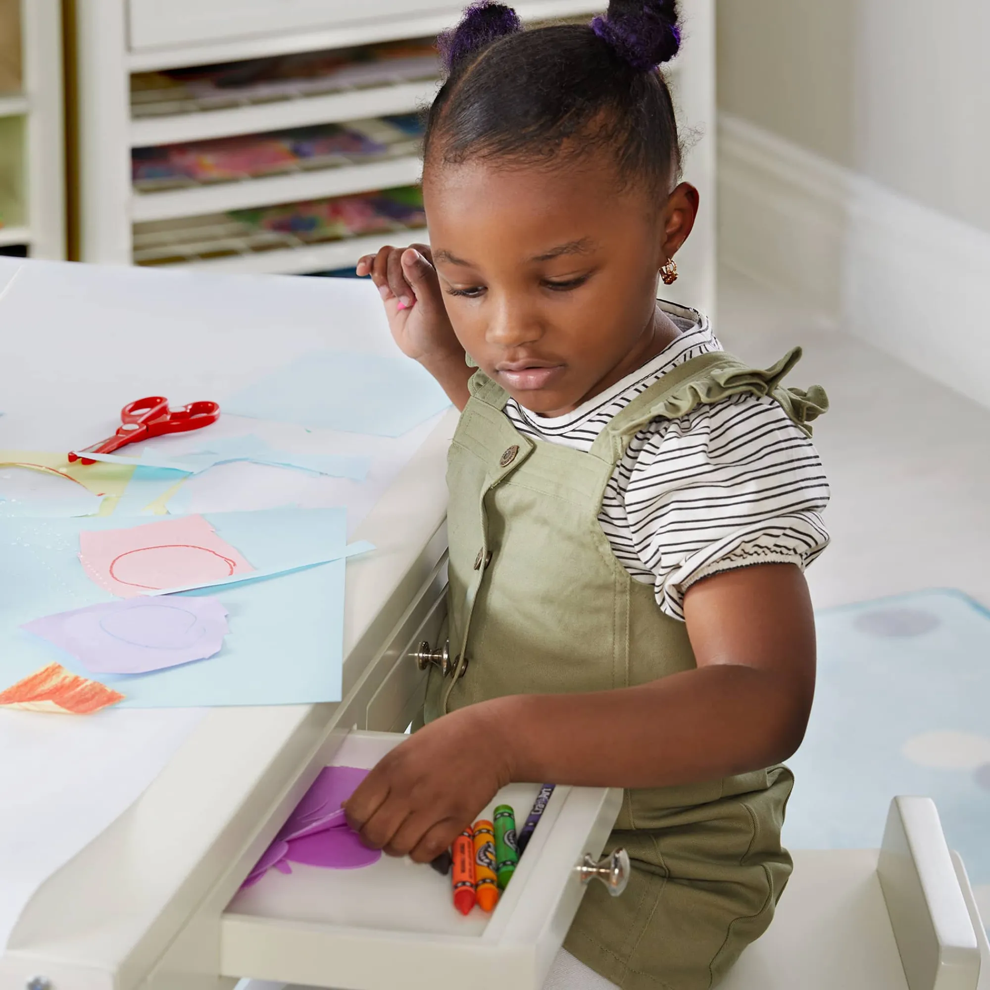 Guidecraft Martha Stewart Kids' Art Table and Paper Roll*Kids Kids' Art Tables|Martha Stewart Kids' Furniture