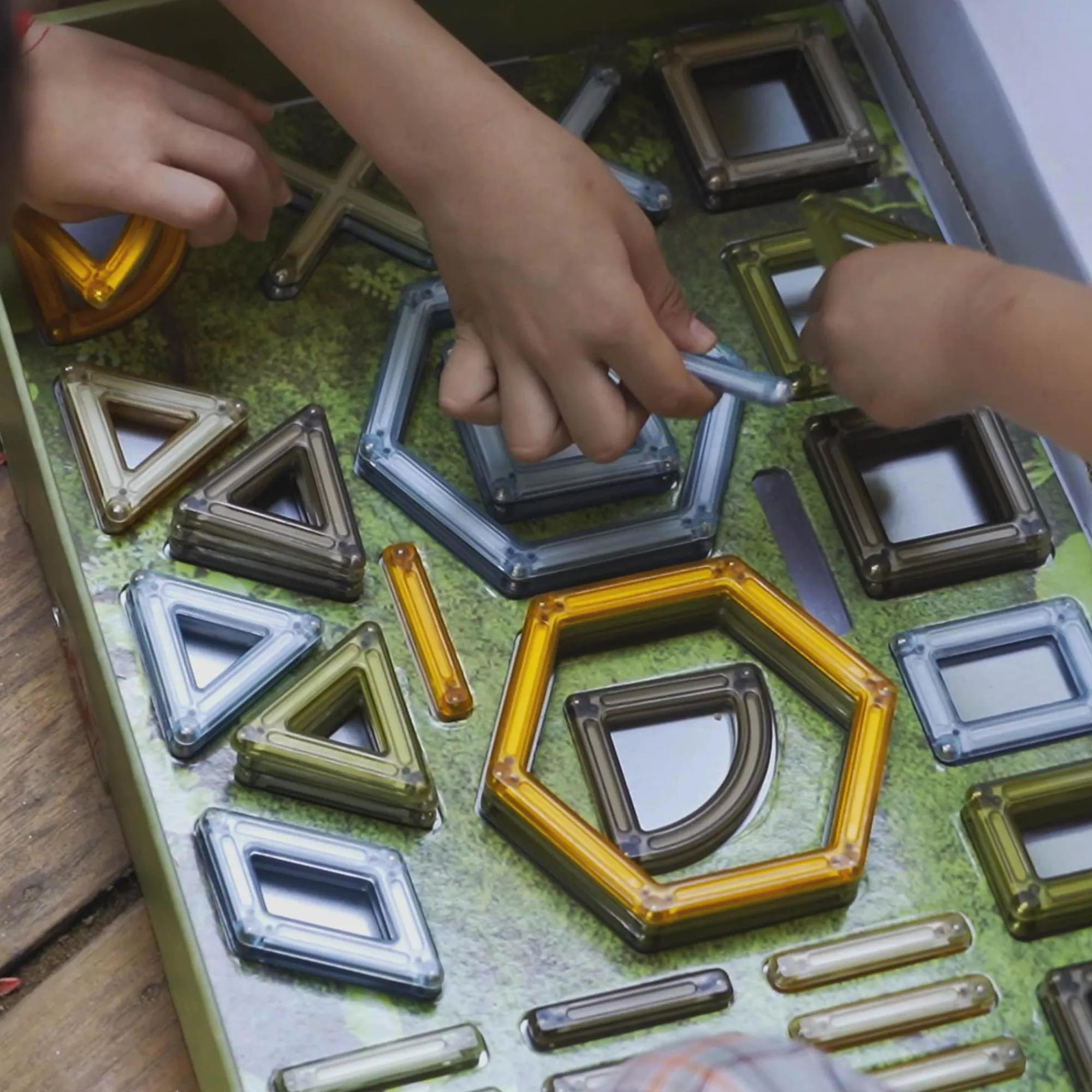 Guidecraft PowerClix® Frames Natural - 74 pc. set* Building Toys|Stem Toys