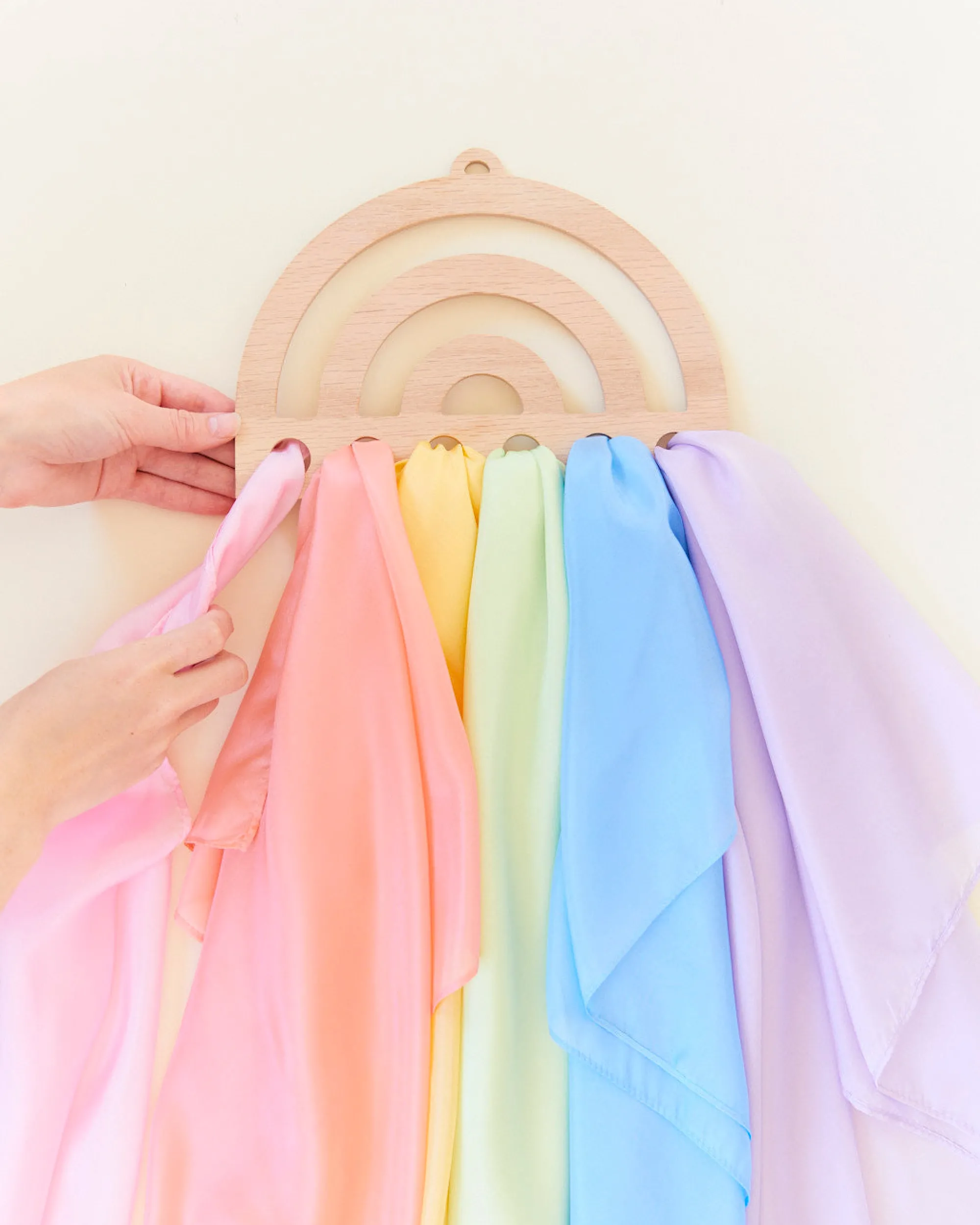 Guidecraft Sarah's Silks Rainbow Playsilk Display*Kids Sensory Toys|Sensory Play