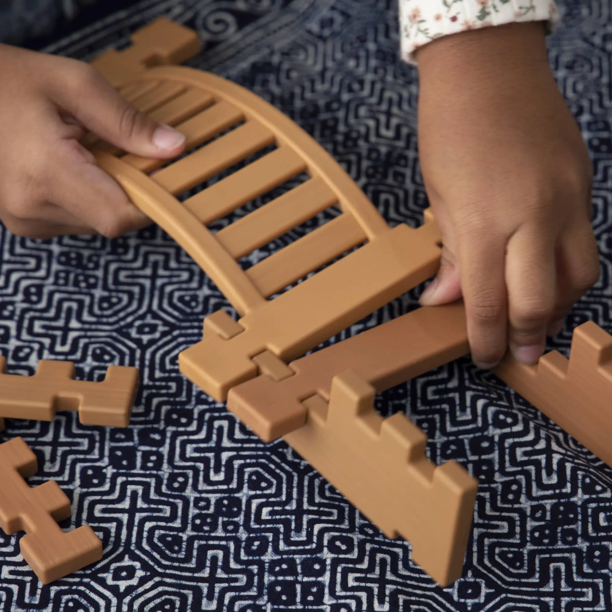 Guidecraft Tabletop Notch Blocks - Eastern* Nature-Inspired Toys|Building Toys