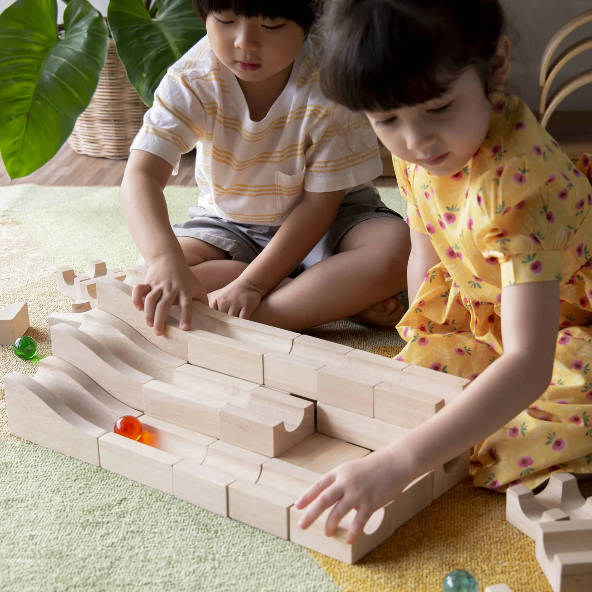 Guidecraft Unit Block Marble Run - 40 pc. set* Block Play|Wooden Toys